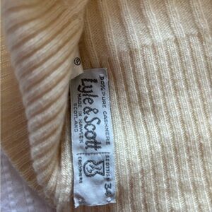 Lyle & Scott Cream Cashmere Ribbed Sweater